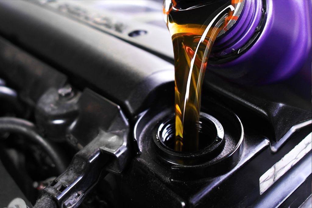 como medir el aceite del coche