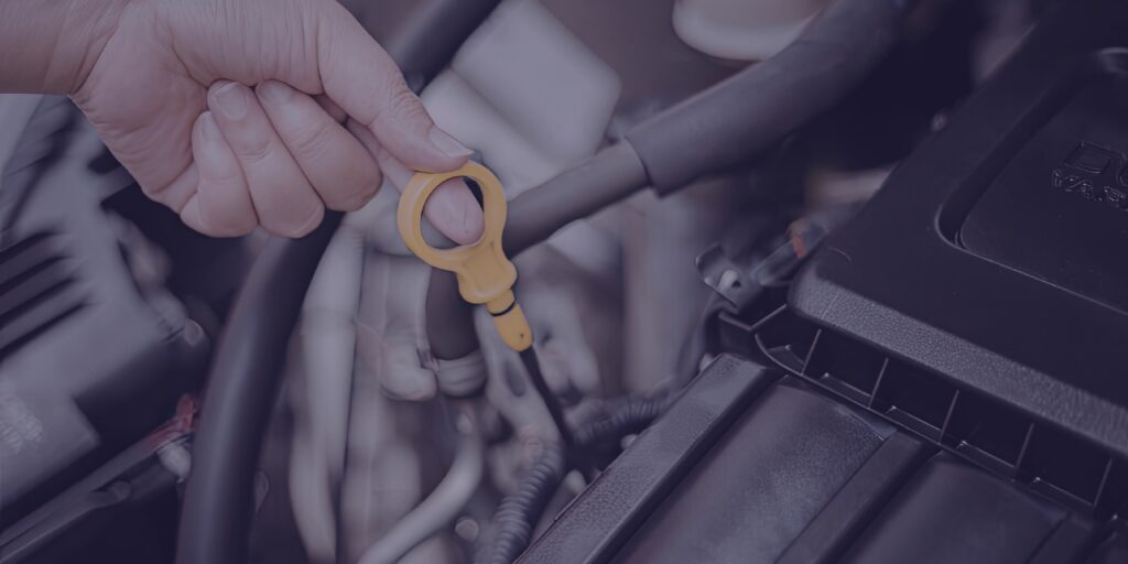 como mirar el aceite del coche